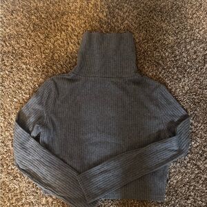 ByEgreis Gray Ribbed Turtleneck Top